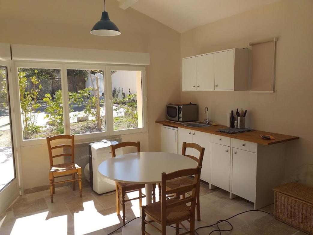 Studio"Le Petit Jas" Chateauneuf-de-Gadagne Экстерьер фото
